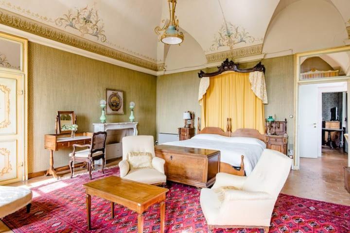 ネイヴェ Castello Di Coazzolo Bed & Breakfast 部屋 写真