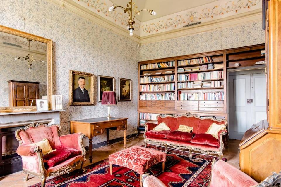 ネイヴェ Castello Di Coazzolo Bed & Breakfast エクステリア 写真