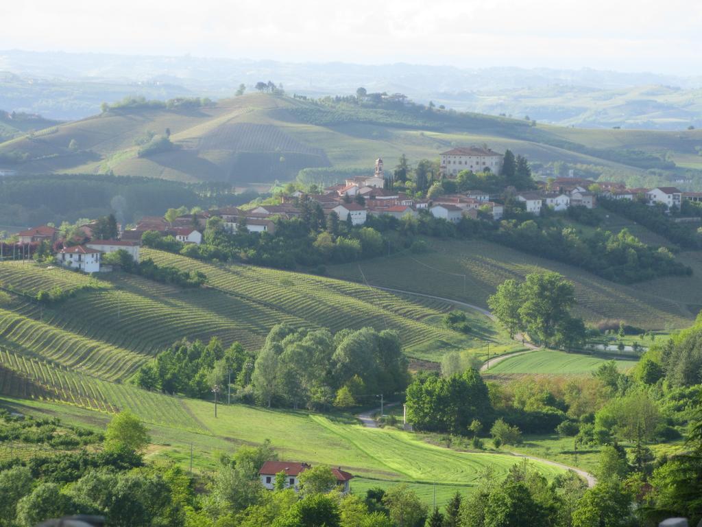 ネイヴェ Castello Di Coazzolo Bed & Breakfast エクステリア 写真