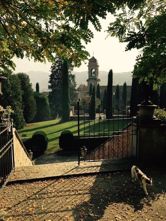 ネイヴェ Castello Di Coazzolo Bed & Breakfast エクステリア 写真